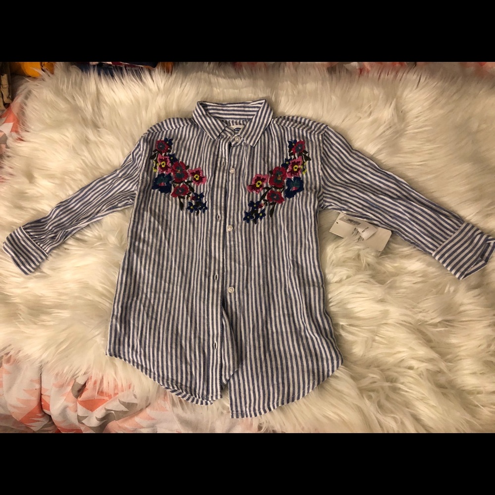Old navy Girls embroidered blouse